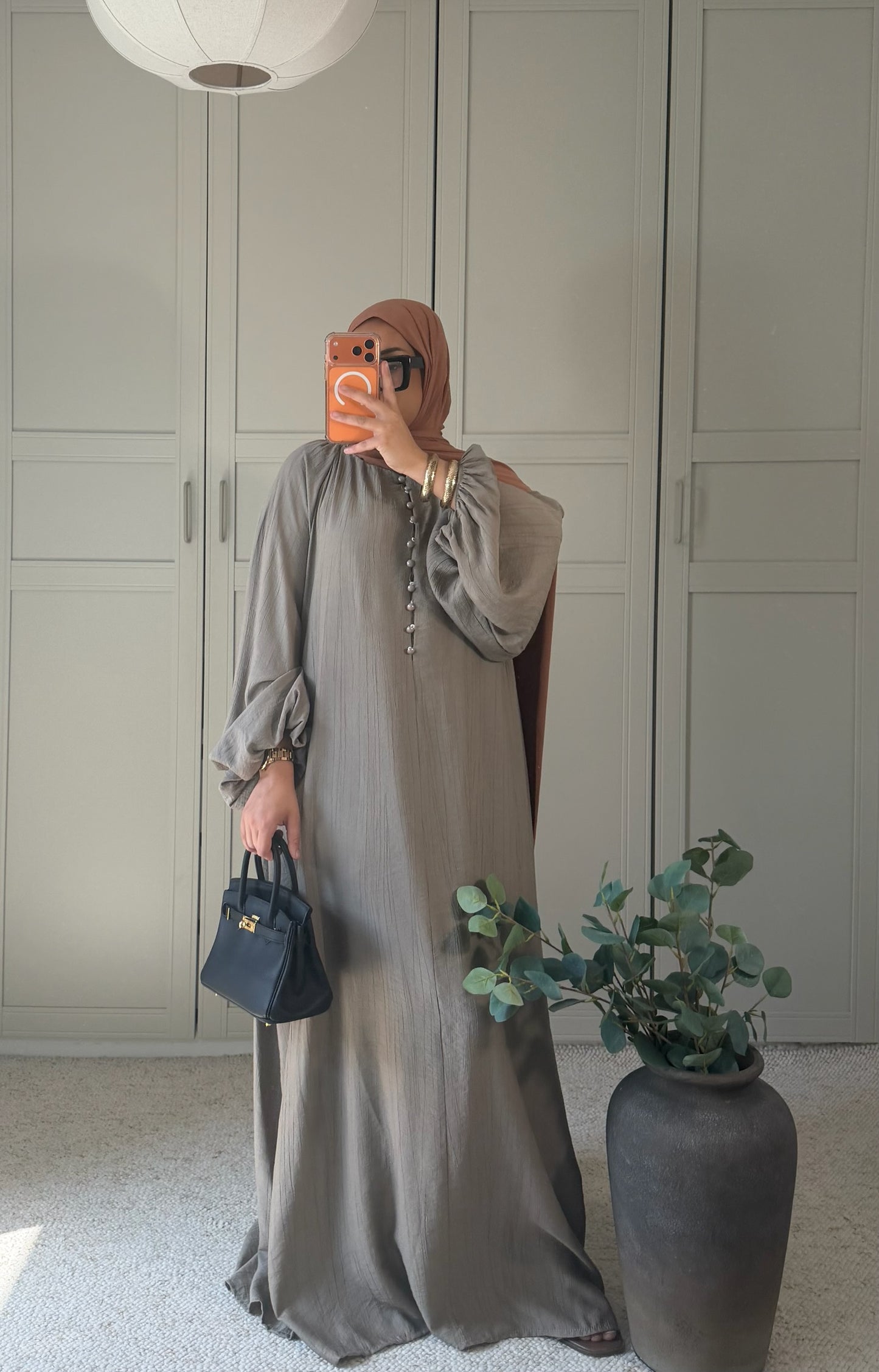 Robe Leila