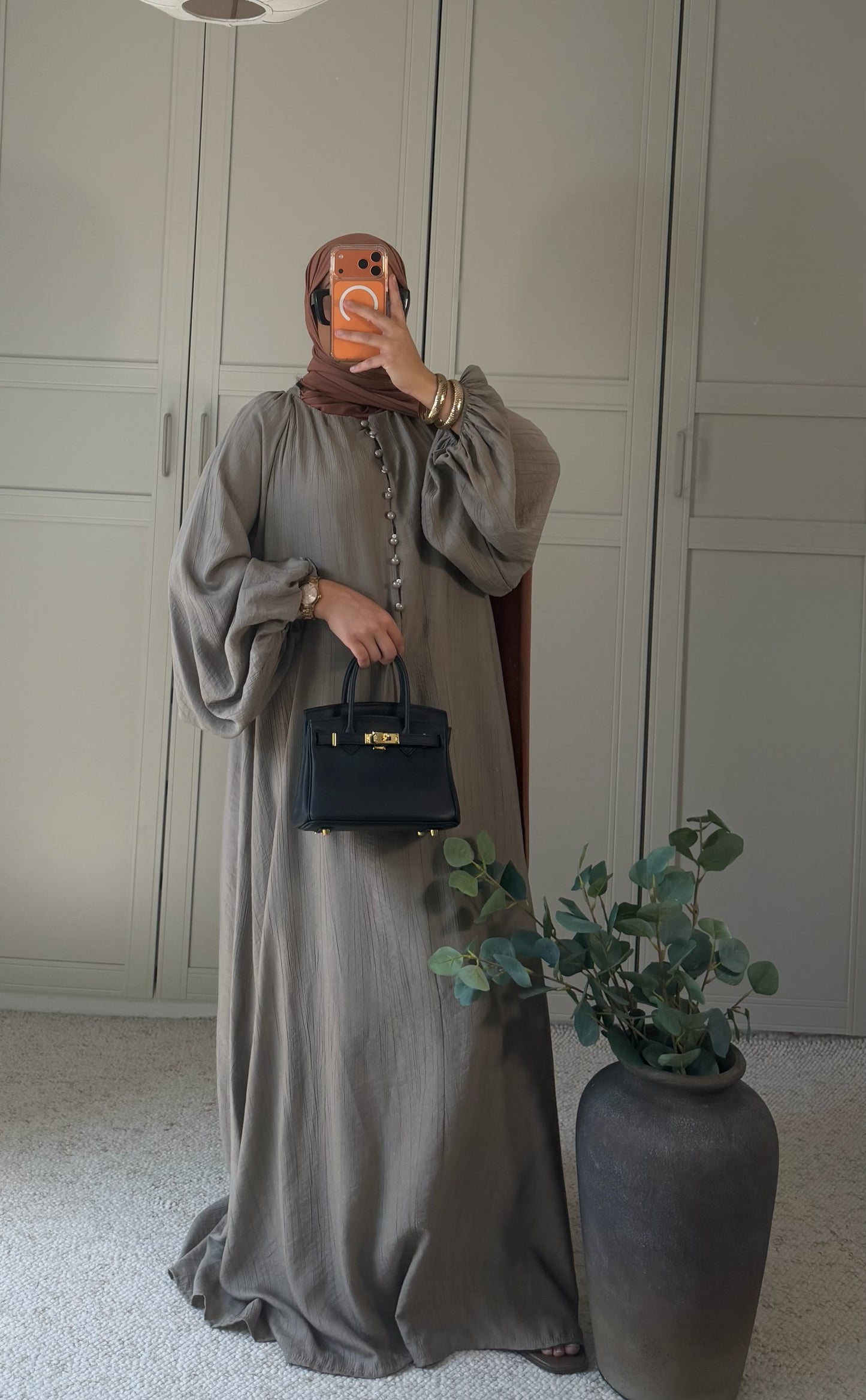 Robe Leila